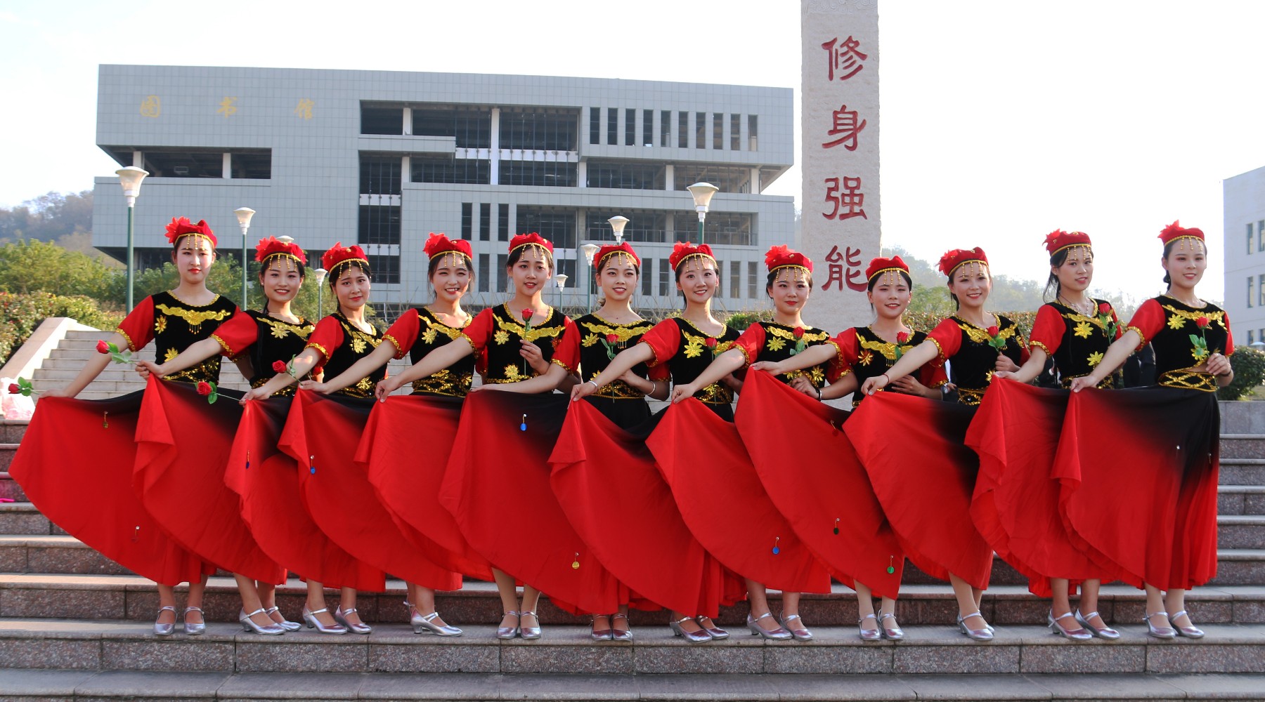 淮南聯(lián)合大學【(科技.文化藝術(shù)周)開幕式】文藝演出_淮南圖片網(wǎng)